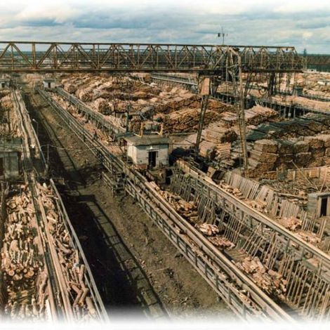 Один из крупнейших нижних усогорских складов в бывшем СССР. Один из крупнейших нижних усогорских складов в бывшем СССР.